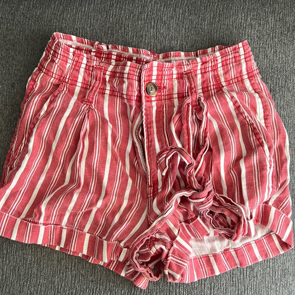 American Eagle Pink and White Stripped Shorts